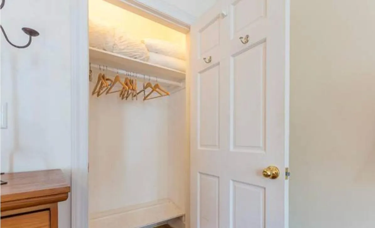 Private Spacious Apartment With 2 Bedrooms 2 Bathroomss And A Deck New York