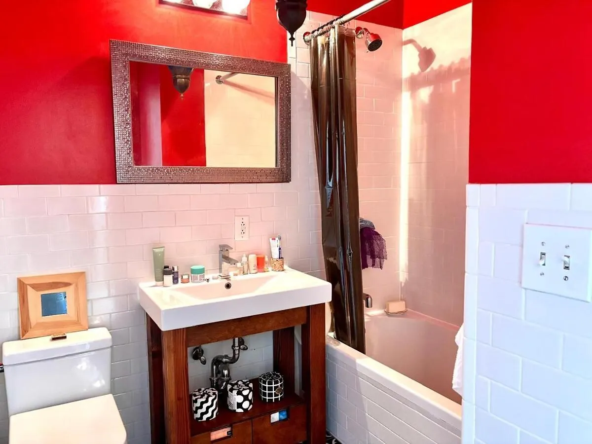 Private Spacious Apartment With 2 Bedrooms 2 Bathroomss And A Deck New York ABD