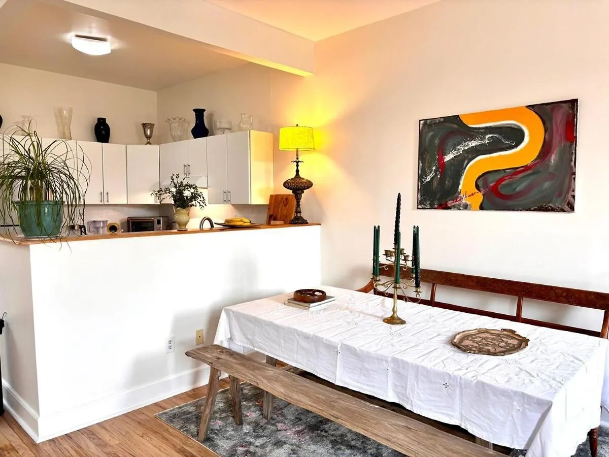Private Spacious Apartment With 2 Bedrooms 2 Bathroomss And A Deck New York