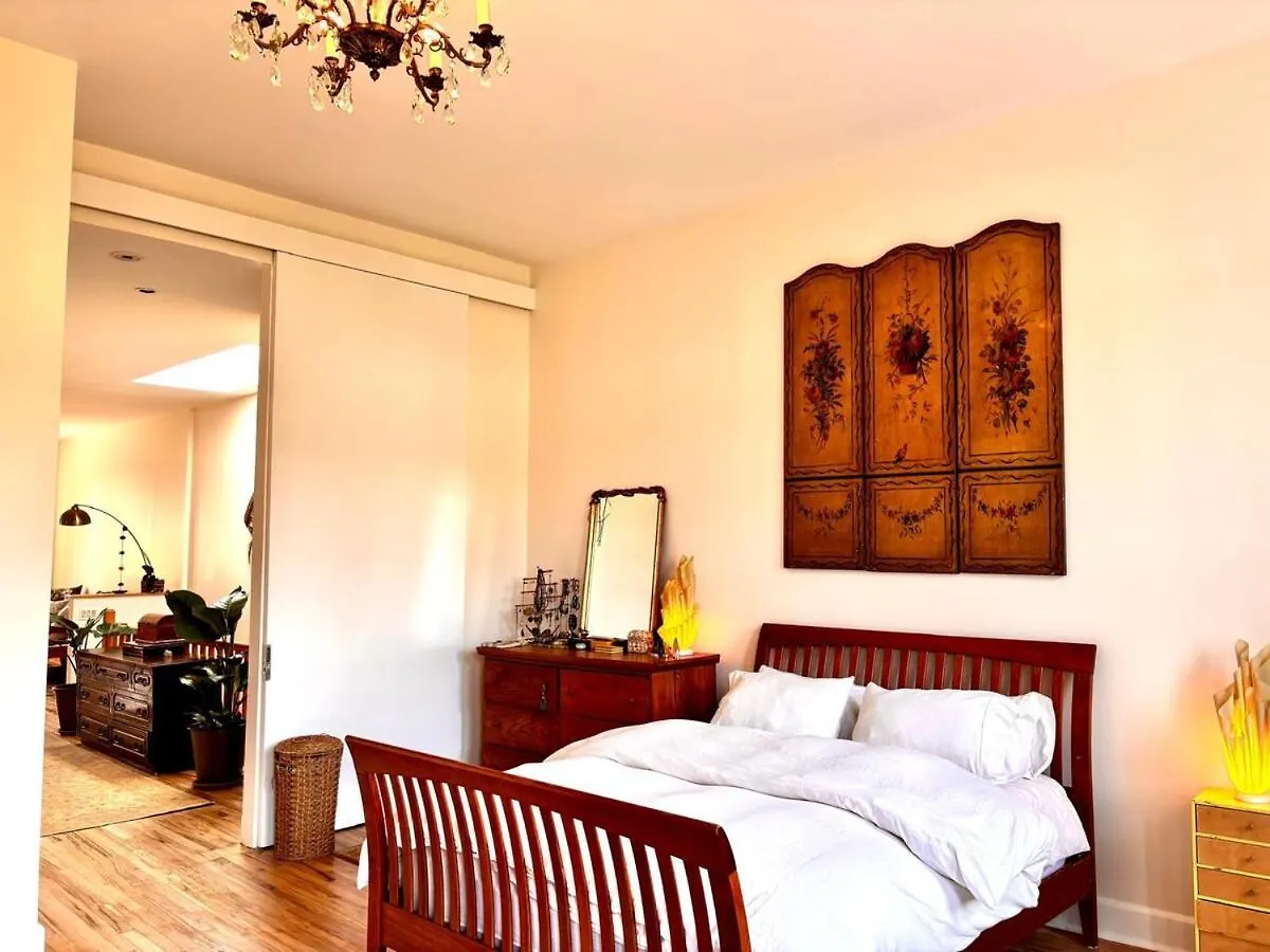 Private Spacious Apartment With 2 Bedrooms 2 Bathroomss And A Deck New York