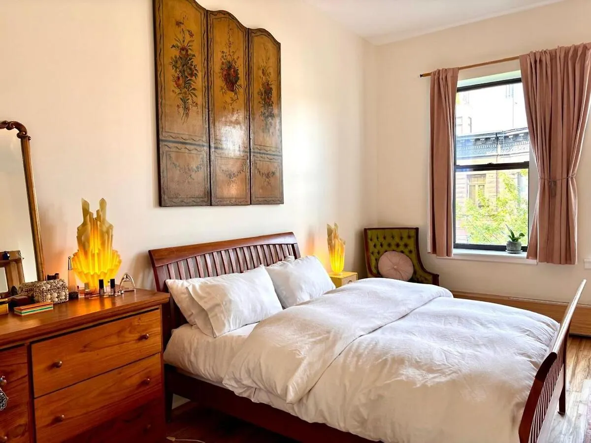 Private Spacious Apartment With 2 Bedrooms 2 Bathroomss And A Deck New York