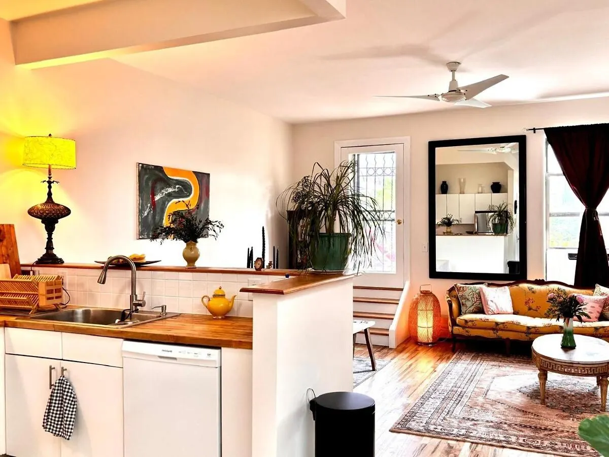 Private Spacious Apartment With 2 Bedrooms 2 Bathroomss And A Deck New York