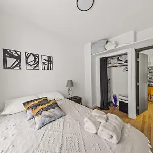 Upscale Retreat - One Bedroom In Downtown Manhattan's Union Square Apartment